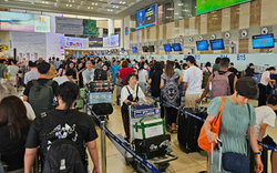 Bất ngờ giá vé máy bay