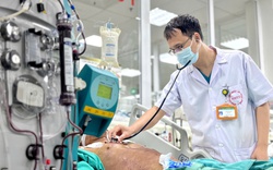 Nam thanh niên nguy kịch, phải thở máy sau khi ăn tiết canh