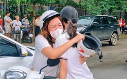 Có chuyện gì mà đêm qua, nhiều phụ huynh Hà Nội căng thẳng không ngủ được, sáng đi làm vẫn không dám rời điện thoại?