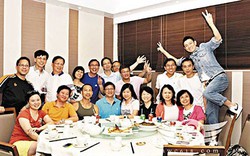 Đi họp lớp sau 30 năm nhưng đến nơi không ai nhận ra, nghe bạn học nói 1 câu tôi lập tức bỏ về, thề không bao giờ đi họp lớp nữa