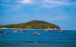 Hòn đảo hoang sơ thuộc tỉnh miền Trung, du khách nhận xét: "Ngỡ ngàng vì nước biển quá xanh!"