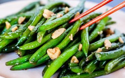 Người phụ nữ cấp cứu giữa đêm vì ngộ độc, bác sĩ nhắc nhở 4 món rất quen nhưng nấu không cẩn thận ĐỘC hơn thạch tín