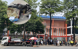 Hiện trường vụ xe máy tự đâm vào xe cứu hộ ở Hà Nội khiến thanh niên 20 tuổi tử vong