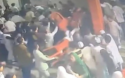 Gia đình cô dâu, chú rể cầm ghế lao vào ẩu đả dữ dội trong đám cưới