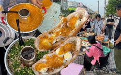 Cô bé 14 tuổi ở TPHCM gây sốt với món bánh mì gạch cua, chỉ mở bán đúng 2 tiếng là hết sạch 600 phần!
