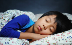Cảnh báo: Hãy để ý lúc con bạn ngủ, nếu có những dấu hiệu này thì có thể IQ sẽ bị suy giảm!