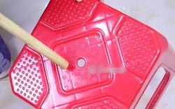 Mất 10 năm mới ngộ ra "bí ẩn" của lỗ nhỏ giữa ghế nhựa, rất thiệt cho người không biết