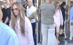 Sốc trước cảnh Jennifer Lopez bị 1 cửa hàng đuổi cổ, nhưng phản ứng sau đó mới gọi là “đỉnh của đỉnh”!