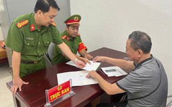 Sau khi nhận một cuộc gọi Zalo, người đàn ông liền tới ngân hàng rút sổ tiết kiệm 70 triệu, chuẩn bị chuyển vào tài khoản: Công an yêu cầu ngừng giao dịch gấp