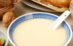 Uống sữa đậu nành vào buổi tối có lợi ích đặc biệt mà nhiều người chưa biết