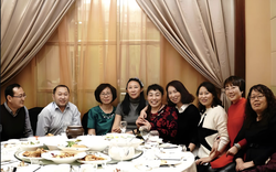 Họp lớp được hỏi lương hưu, tôi trả lời thật 30 triệu đồng/tháng, về phát hiện bị loại khỏi nhóm chat, vợ trách: “Chỉ nên nói 3 triệu”