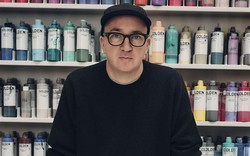 KAWS trở thành Nghệ sĩ Lưu trú đầu tiên của UNIQLO
