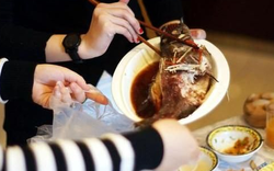 Cả nhà 3 người cùng mắc ung thư vì thói quen nhiều gia đình vẫn đang làm