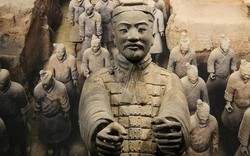 Bí ẩn đội quân đất nung trong lăng Tần Thủy Hoàng: Tại sao nhiều chiến binh nắm chặt tay không, vũ khí của họ đâu rồi?