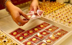 Mua 5 cây vàng khi giá cao kỷ lục, 6 tháng sau chốt lời, người phụ nữ thừa nhận: "Tôi lãi đậm nhưng mất ăn mất ngủ"