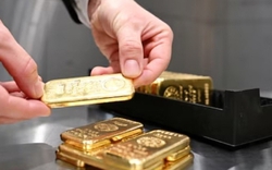Giá vàng hôm nay 6/9: Thế giới và trong nước đều tăng mạnh, lập đỉnh mới