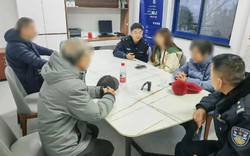 Vợ chồng U70 tuổi bán nhà gấp, định dùng 10 tỷ đồng mua vàng, ngân hàng đồng ý giao dịch rồi lại báo cảnh sát