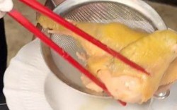 Khách ăn nửa con gà hết 7 triệu đồng: Phía nhà hàng giải thích