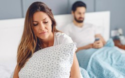 Sau khi làm "chuyện ấy", nếu thấy 7 dấu hiệu này, cần đi khám ngay