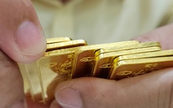 Giá vàng SJC sát mốc 160 triệu đồng/lượng, nhiều người vẫn hỏi mua