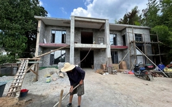 Chi 800 triệu xây nhà cho bố mẹ nghèo ở quê, 3 năm sau, người con chết lặng phát hiện ra sự thật về khối tài sản giấu kín