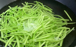 Đừng chỉ ăn củ, lá loại cây này quý như "nhân sâm người nghèo", hễ ra chợ là thấy