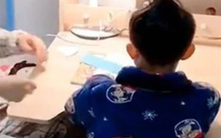 Mỗi lần nghe tiếng xe bố về, con trai tôi lại có hành động khiến tôi đau thắt lòng