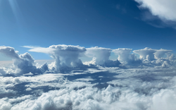 Phi công chụp lại hình ảnh sốc ở độ cao 150km từ cửa sổ máy bay