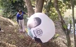 Vật thể lạ rơi trên cánh đồng khiến người dân hoảng sợ