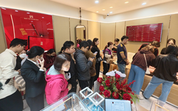 Hiện tượng Tứ Quý Thịnh Vượng 0,1 chỉ: Hiệu ứng nhất thời hay bước đi chiến lược của Bảo Tín Mạnh Hải?