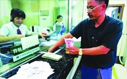 Cụ bà qua đời để lại 5 sổ tiết kiệm hơn 835 triệu đồng, 4 người chắt đi rút thì bị ngân hàng từ chối: “Chưa thể giải ngân vì sợ chi tiền sai đối tượng”