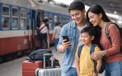 Người dùng VCB Digibank hưởng lợi lớn với loạt ưu đãi khi đặt vé tàu, xe và máy bay dịp Tết