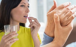 Uống vitamin buổi sáng khiến nhiều người phí công vô ích: 3 loại vitamin chuyên gia khuyên nên tránh uống khi mới ngủ dậy