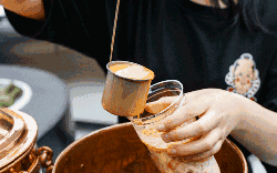 Vì sao uống trà sữa xong dễ mất ngủ?