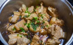 Đồ ăn để qua đêm gây ung thư? Bác sĩ nói thẳng, thứ này mới thực sự đáng lo