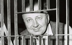 Vì sao một người được chẩn đoán mắc chứng tâm thần phân liệt thể hoang tưởng lại có thể làm rung chuyển New York bằng 22 quả bom