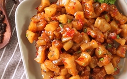 Mỡ lợn được xem là một trong những thực phẩm lành mạnh nhất thế giới, nhưng bì lợn chiên giòn liệu có nên ăn?