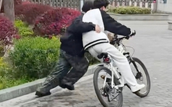 Phát hiện nhiều người dân quốc gia này bỏ 3-6 triệu đồng chỉ để học lái xe… đạp