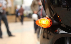 Năm 2026, xe máy chuyển hướng không xi nhan có thể bị phạt đến 14 triệu đồng