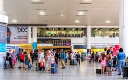 Khuyến cáo tiêm vắc xin khi du lịch nước ngoài