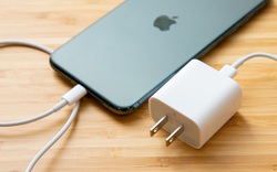Hơn 90% người dùng có thói quen dễ gây hỏa hoạn khi sạc iPhone