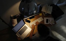 Góc khuất nghề làm trợ lý cho tỷ phú: 10 vòng phỏng vấn, yêu cầu làm việc 24/7, lương thưởng ra sao?