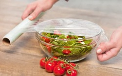 3 sự thật về màng bọc thực phẩm, tôi ước tất cả mọi người đều biết sớm hơn