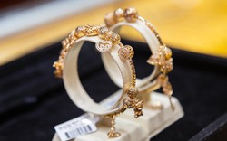 Giá vàng hôm nay 23/1: Lập đỉnh cao chưa từng có, sắp chạm 5.000 USD/ounce