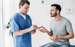 Bác sĩ cảnh báo trực tiếp nam giới về một loại ung thư đang gia tăng