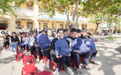 MIA.vn × Larita và hành trình trao 1.000 balo giúp học sinh trở lại trường sau lũ