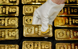 Giá vàng hôm nay 24/1: Vàng trong nước và thế giới tiếp tục tăng cao