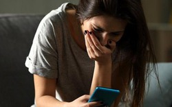 Nghi chồng ngoại tình, vợ xem điện thoại thì phát hiện "bí mật" đáng sợ