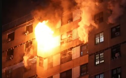 Cháy lớn tại chung cư 17 tầng ở New York, hơn 200 lính cứu hoả được điều động