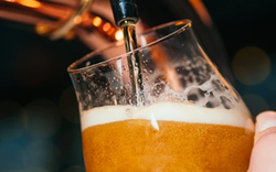 Bất ngờ: 6 công dụng ít ai ngờ của bia